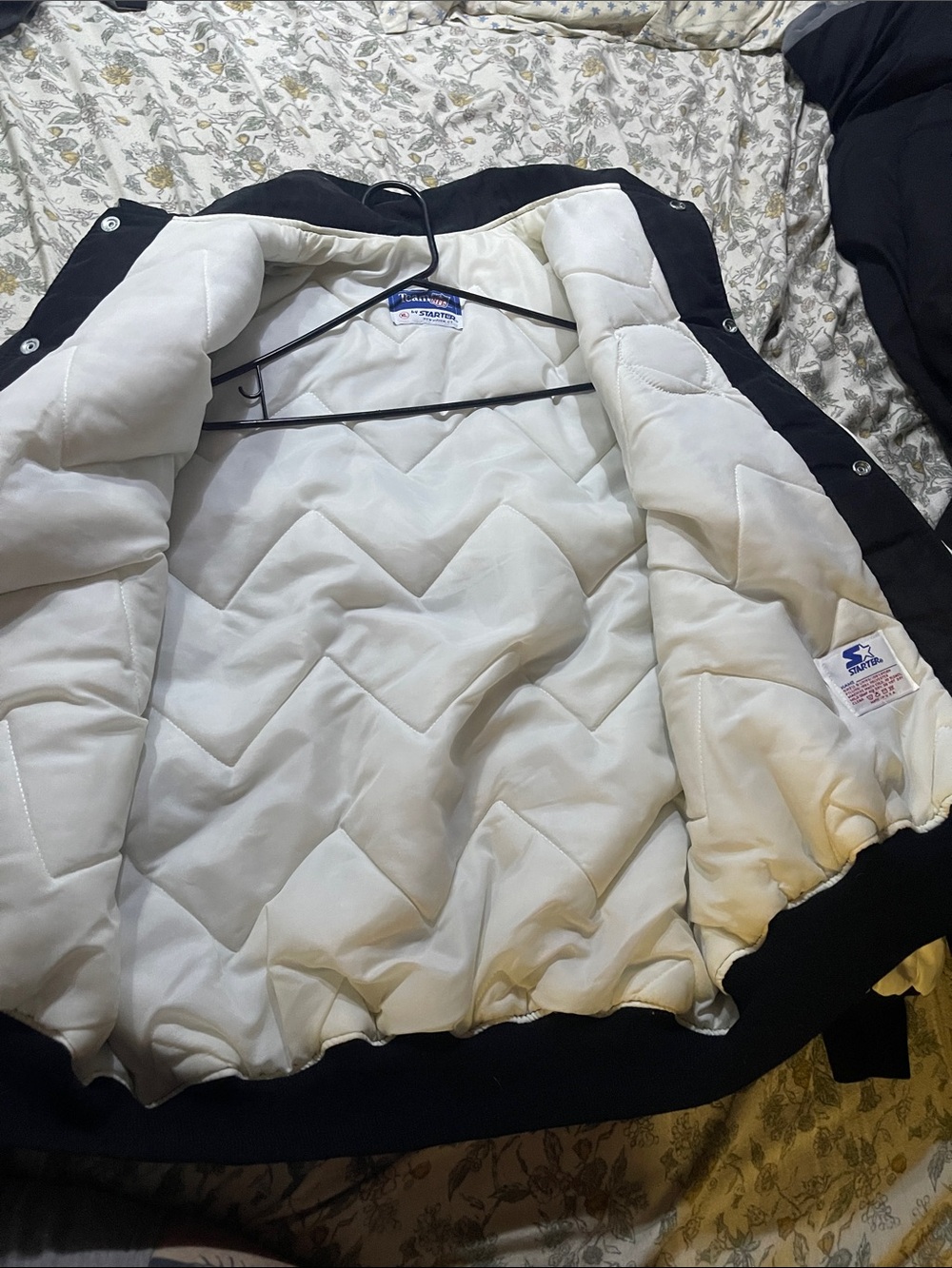 STARTER Black and White Miami Dolphins Patch Jacket - Picture 4 of 6